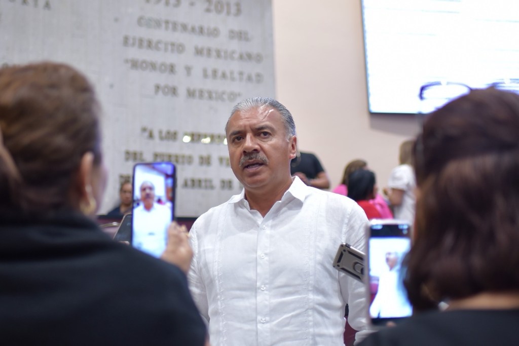 Impulsa diputado José Reveriano regularización de predios&nbsp;escolares