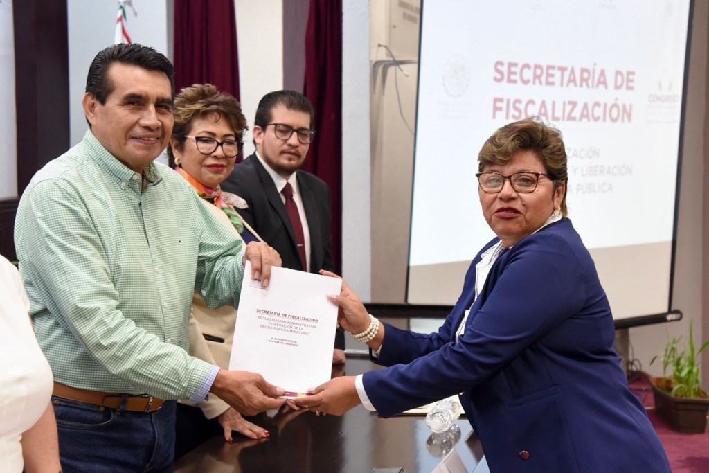 Entrega Congreso cartas de liberación de deuda pública a&nbsp;ayuntamientos