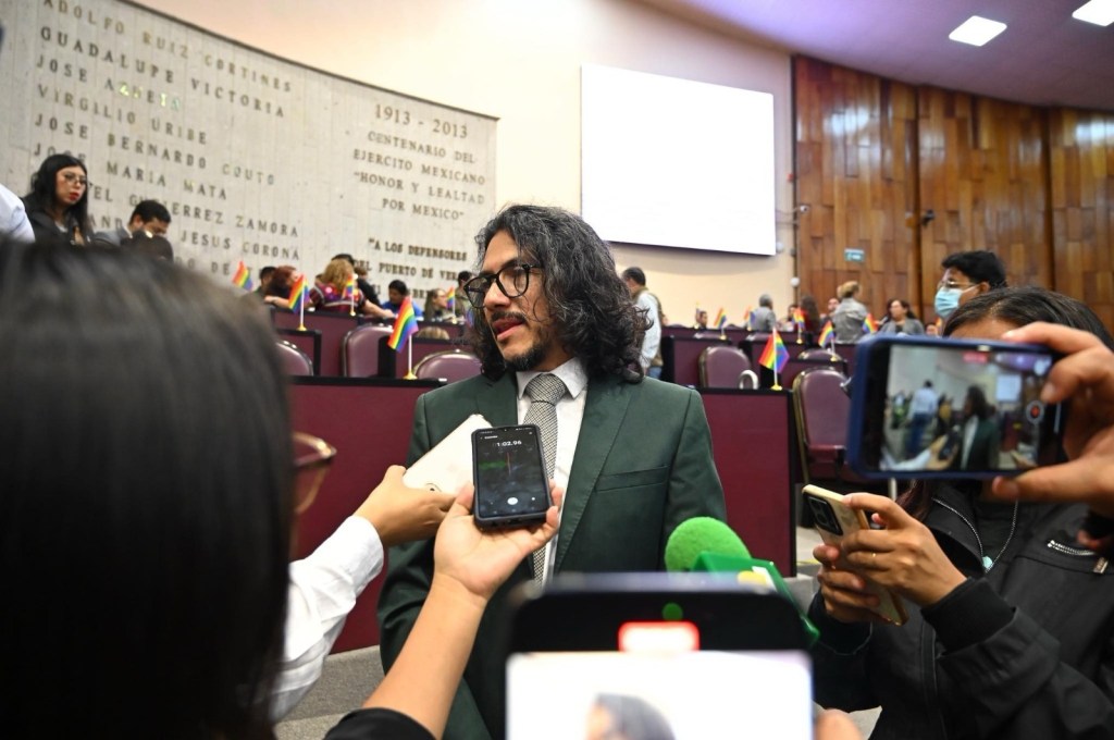 Que ingresos de tiendas escolares se queden en planteles, confía Carlos Marcelo&nbsp;Ruiz