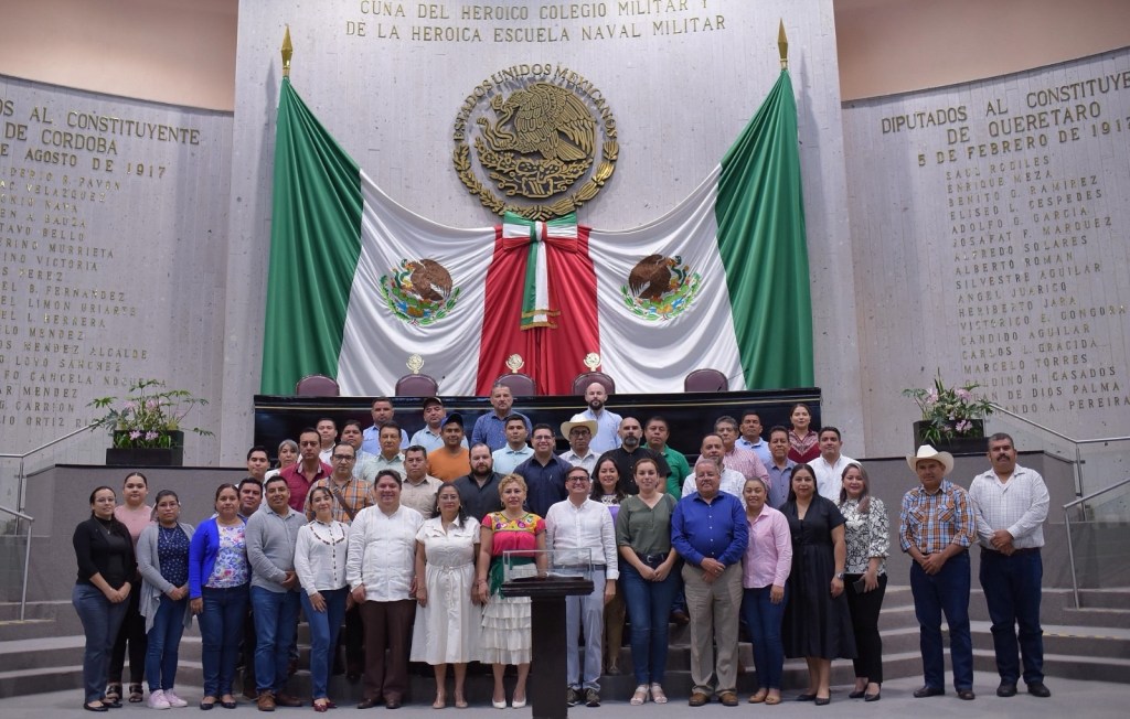 Capacitan a munícipes de la región de Papantla en materia de entrega-recepción