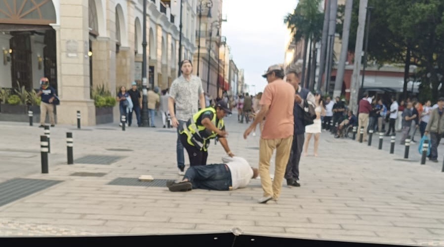 Hombre se infarta en la avenida Independencia de&nbsp;Veracruz