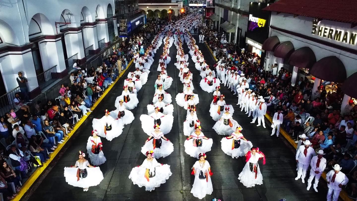 En San Andrés Tuxtla, se presentó el Gran Monumental de «La Bruja» y «La Bamba»&nbsp;
